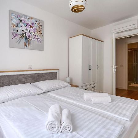 Apartments Luna With Free Parking 자다르 외부 사진
