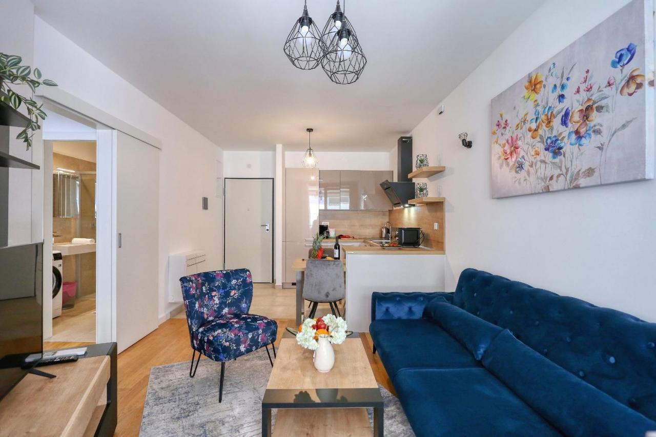 Apartments Luna With Free Parking 자다르 외부 사진